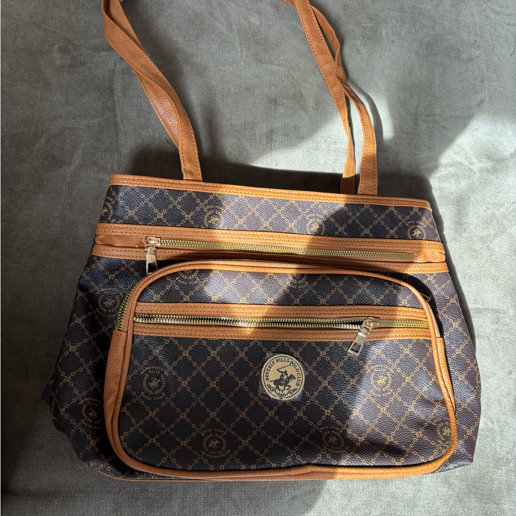 Beverly Hills Polo Club Elegant Leather Purse (New)